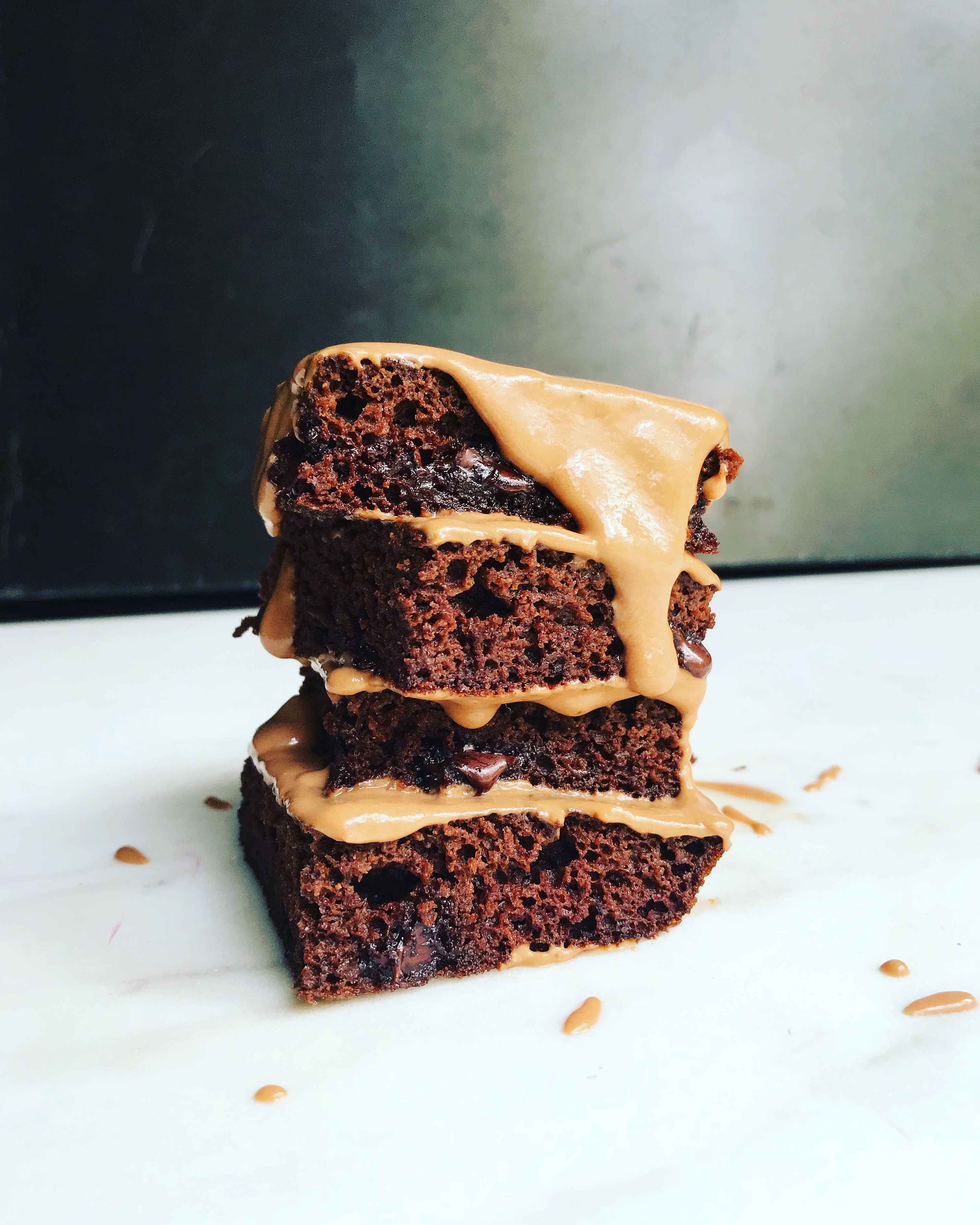 gluten-free-brownies-with-tahini-frosting