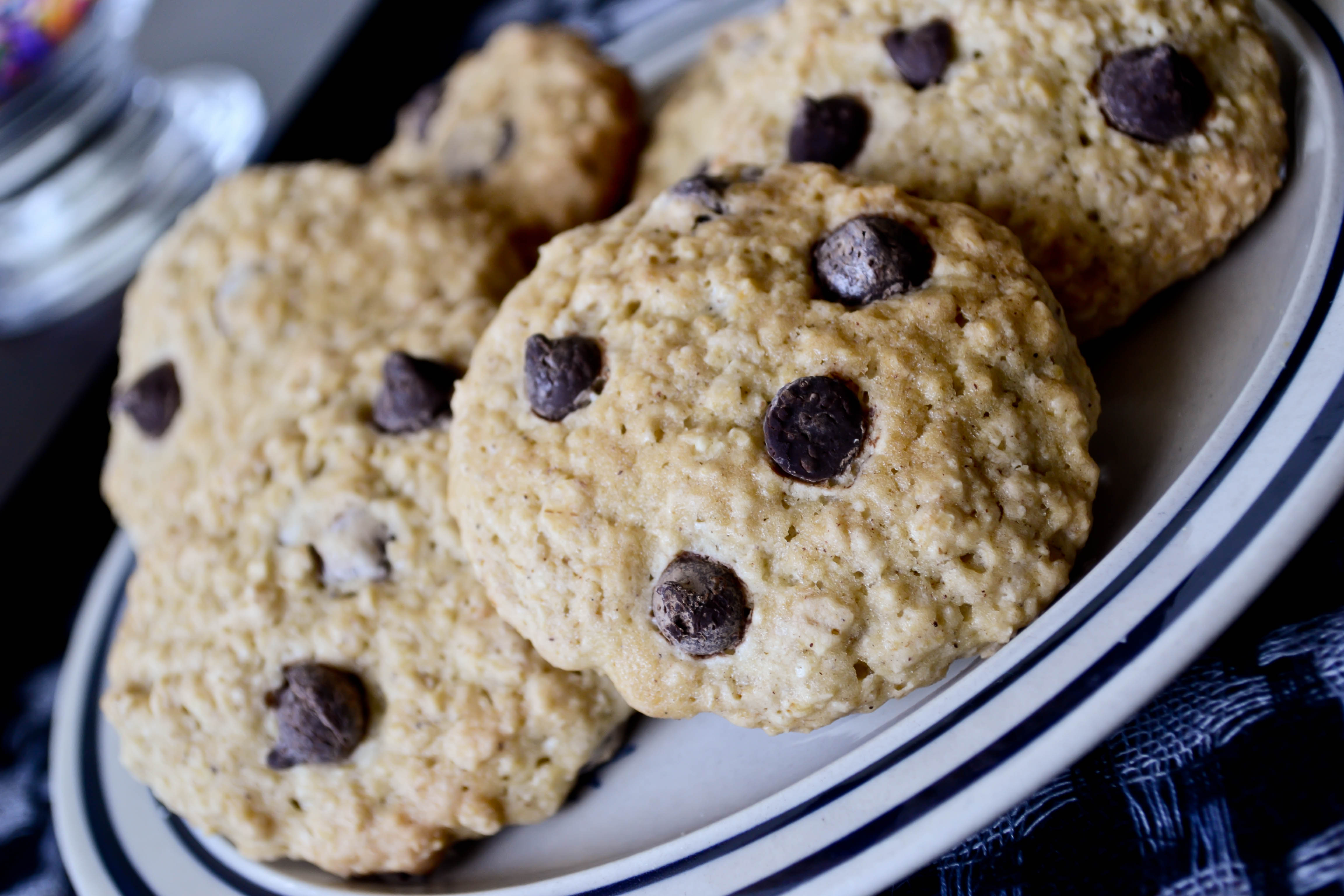 healthy oatmeal chocolate chip cookies